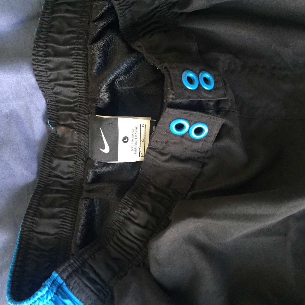 Nike shorts - Picture 3 of 4